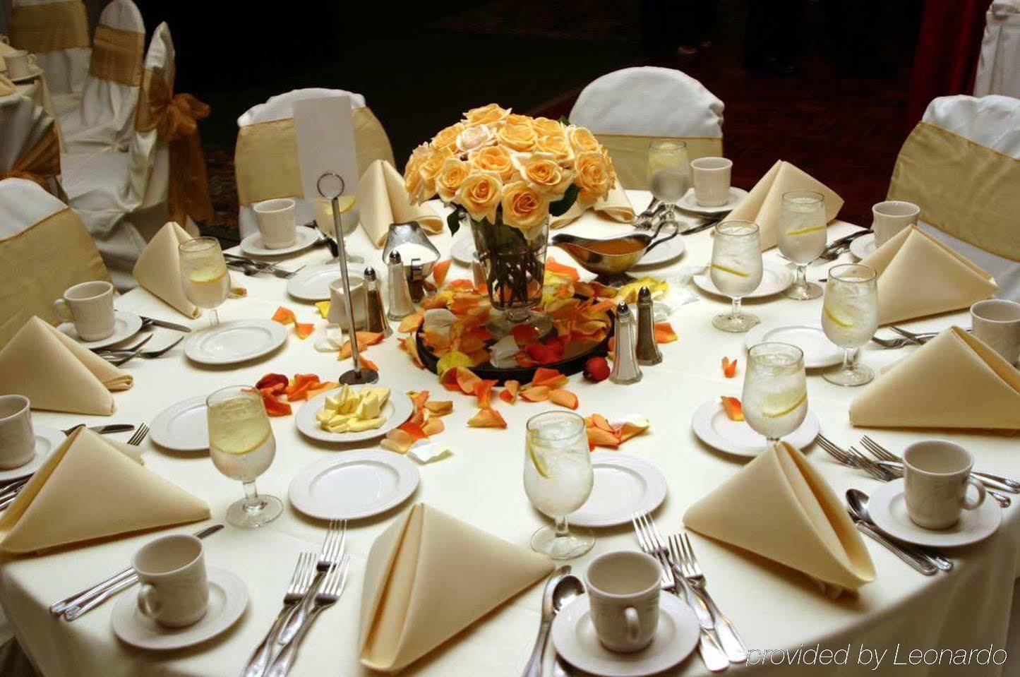 Doubletree By Hilton Norfolk Airport Hotel Restoran gambar