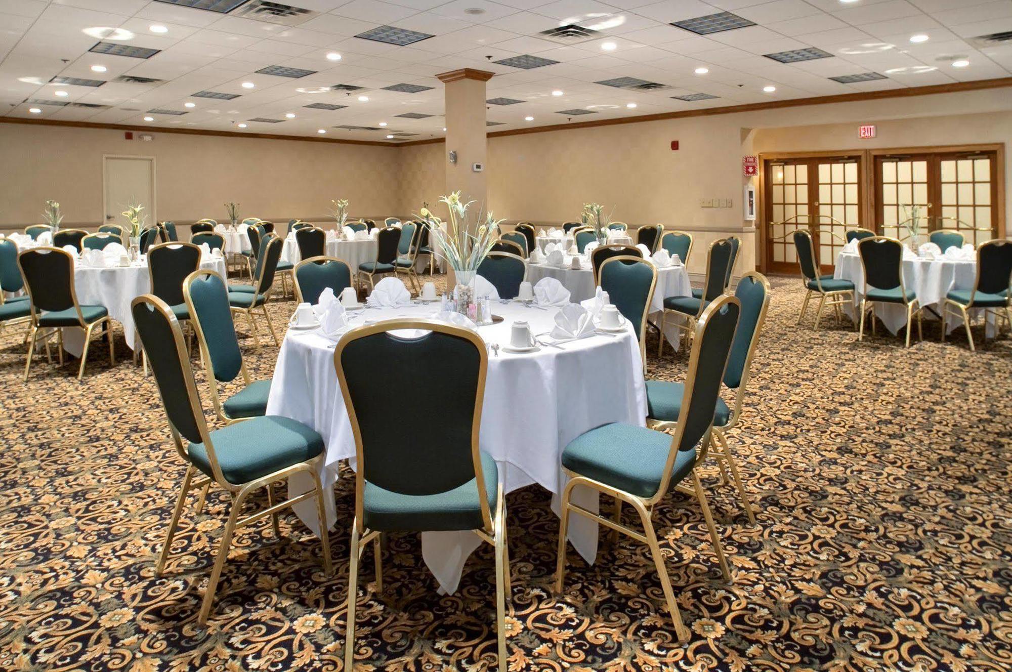 Doubletree By Hilton Norfolk Airport Hotel Restoran gambar